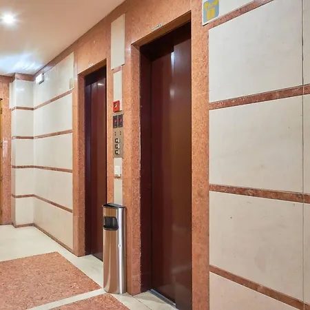 Cosy And Modern With Garage And Swimming Pool *