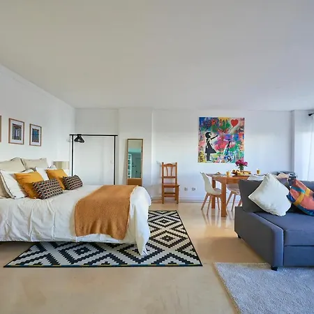 Cosy And Modern With Garage And Swimming Pool Lissabon