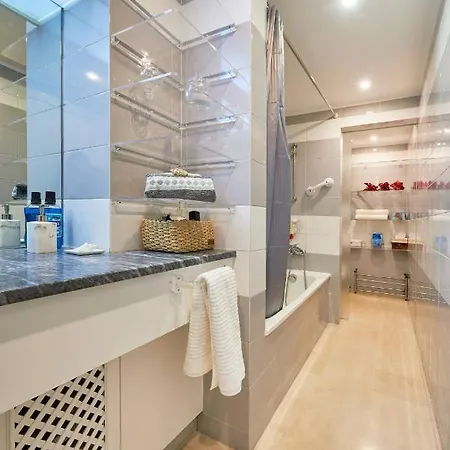 Cosy And Modern With Garage And Swimming Pool Lissabon