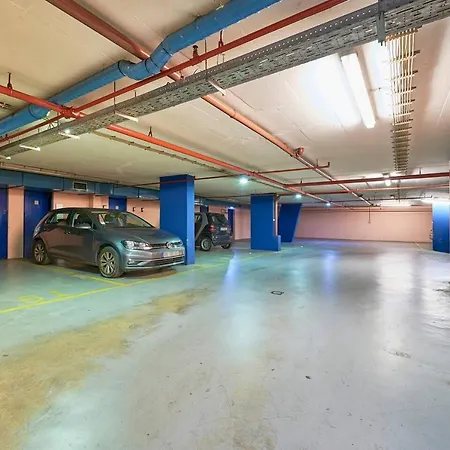 Cosy And Modern With Garage And Swimming Pool Apartment *