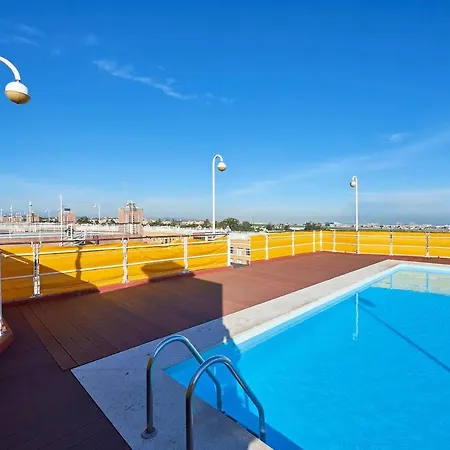 Cosy And Modern With Garage And Swimming Pool Apartment Lissabon