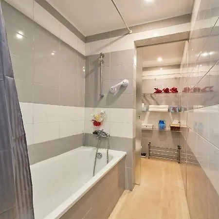 Cosy And Modern With Garage And Swimming Pool Apartment Lissabon