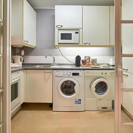 Cosy And Modern With Garage And Swimming Pool *