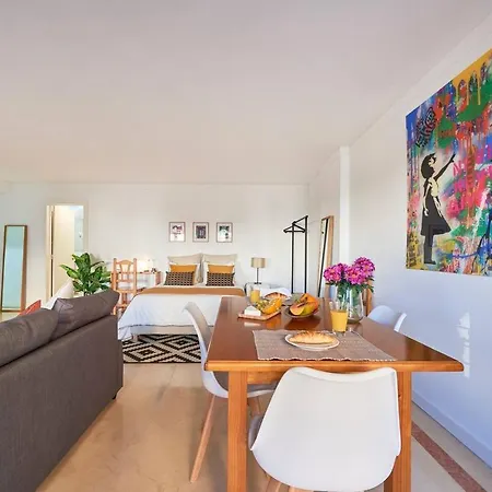 Cosy And Modern With Garage And Swimming Pool *