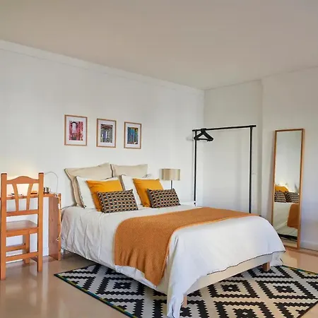 Cosy And Modern With Garage And Swimming Pool Apartment Lissabon