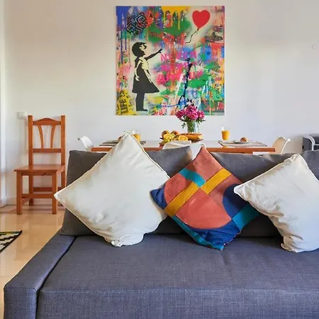 Apartment Cosy And Modern With Garage And Swimming Pool *