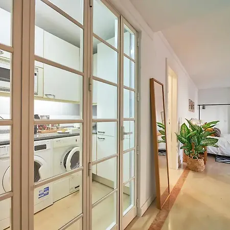 Cosy And Modern With Garage And Swimming Pool