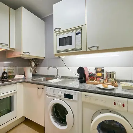 Cosy And Modern With Garage And Swimming Pool Apartment *