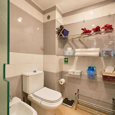 アパート Cosy And Modern With Garage And Swimming Pool